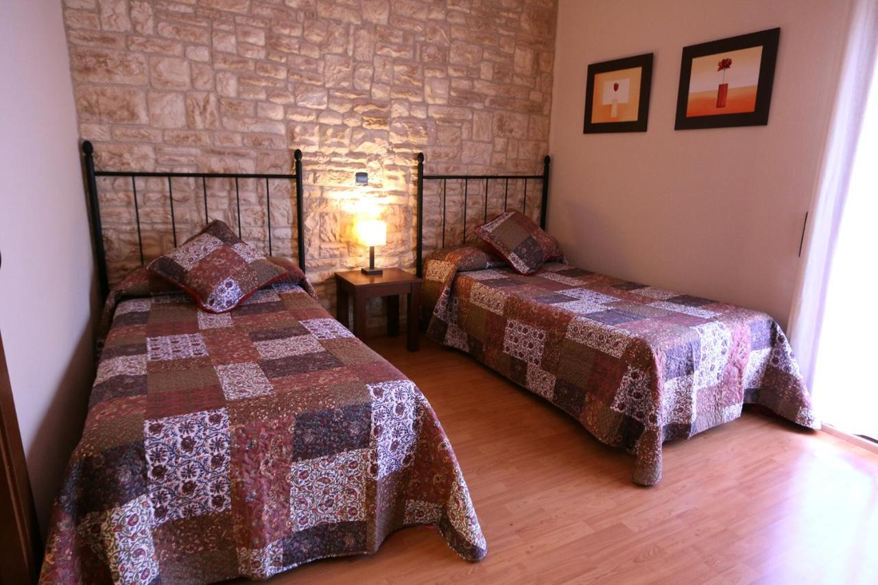 Hostal Del Senglar L'Espluga de Francoli Ngoại thất bức ảnh