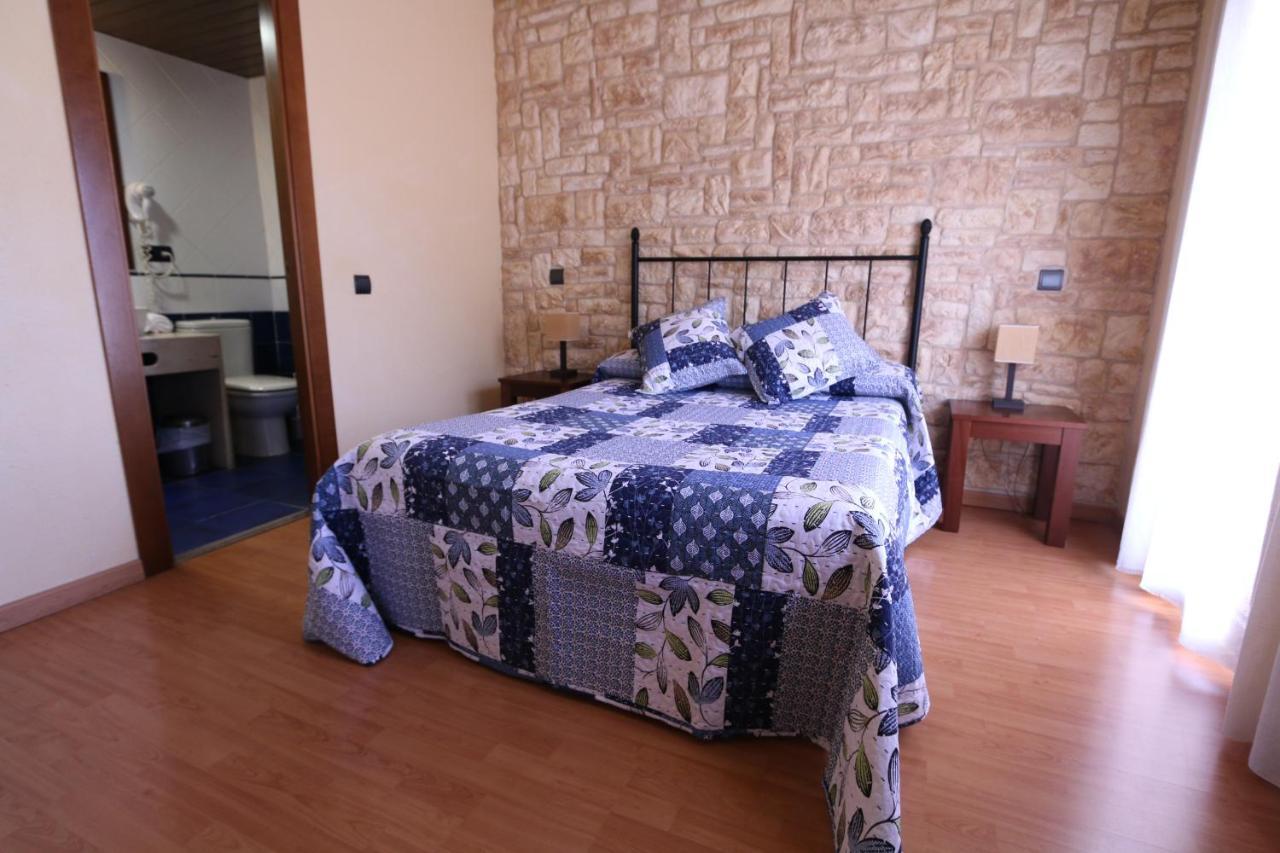 Hostal Del Senglar L'Espluga de Francoli Ngoại thất bức ảnh