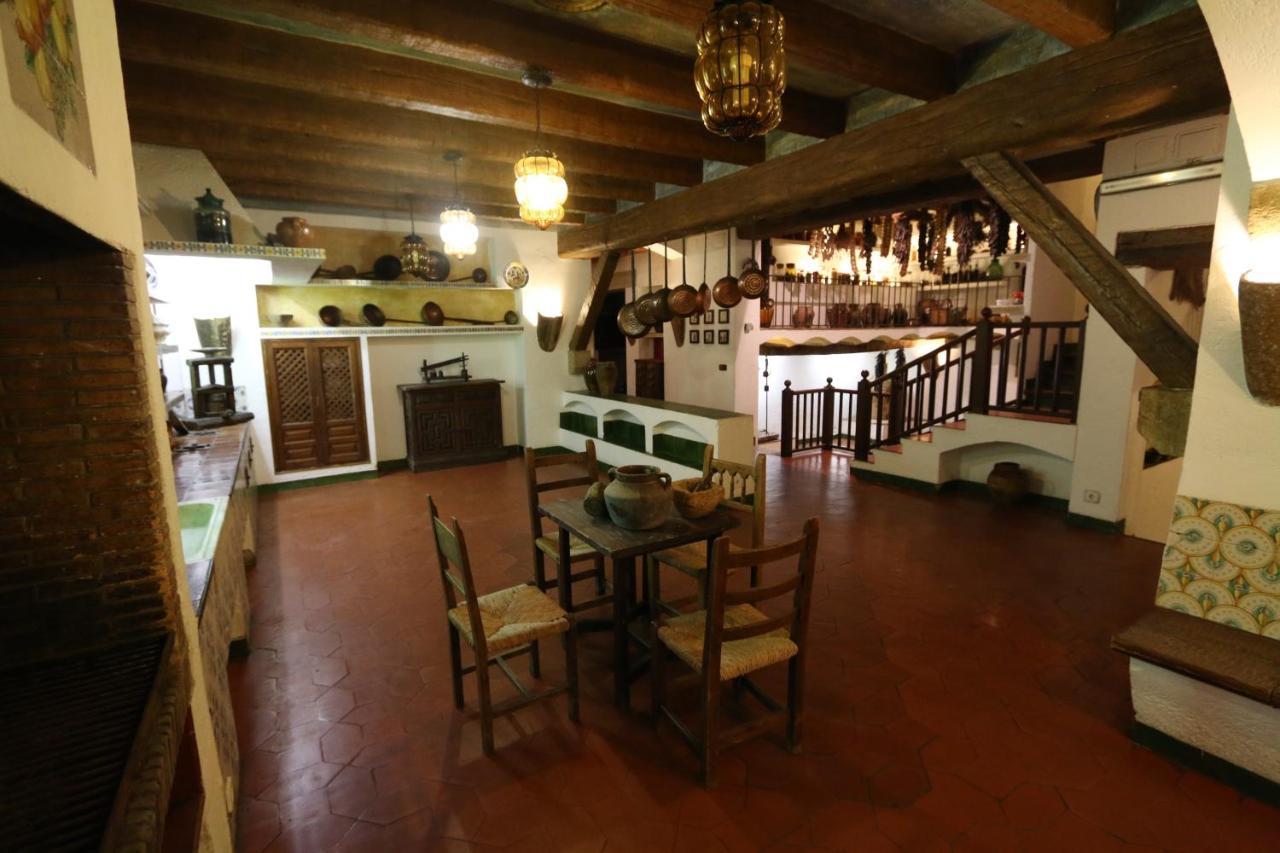 Hostal Del Senglar L'Espluga de Francoli Ngoại thất bức ảnh